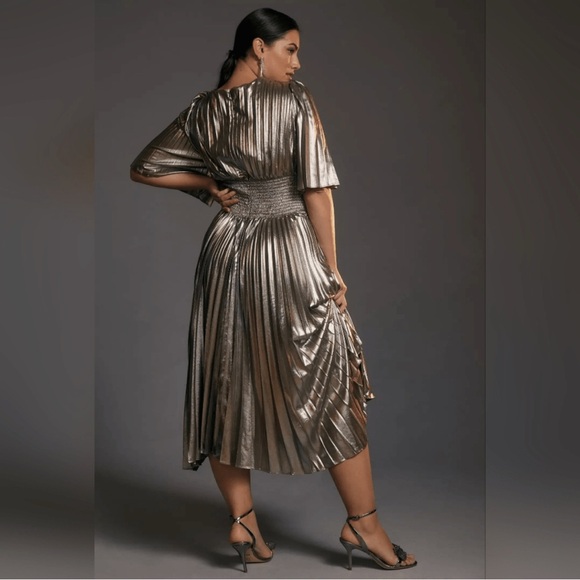 NWT Anthropologie Short-Sleeve Metallic Cutout Midi Dress In Silver Size XL - Picture 3 of 8